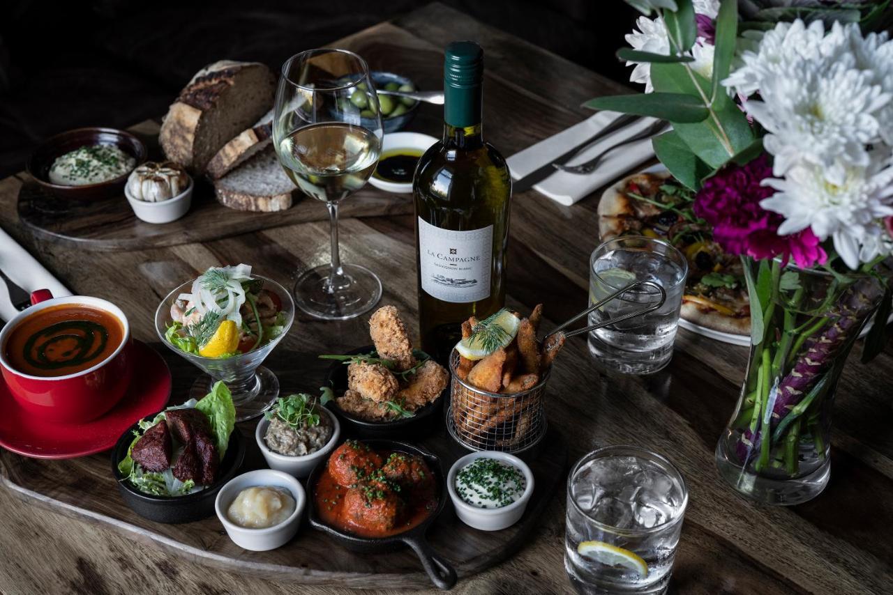 The Walnut Tree Inn Blisworth Dış mekan fotoğraf
