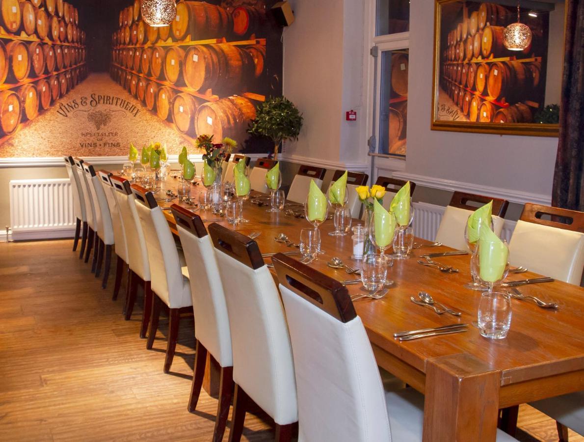 The Walnut Tree Inn Blisworth Dış mekan fotoğraf