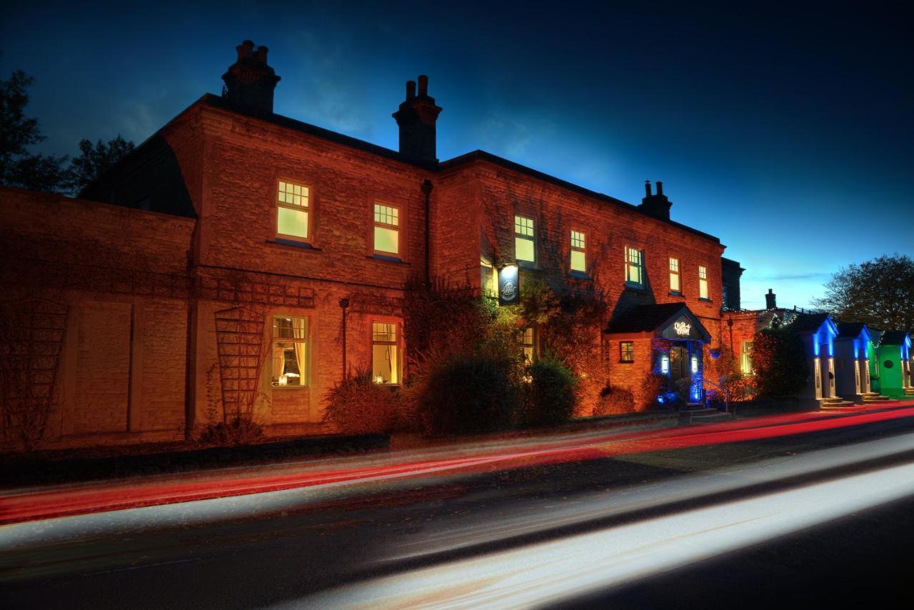 The Walnut Tree Inn Blisworth Dış mekan fotoğraf